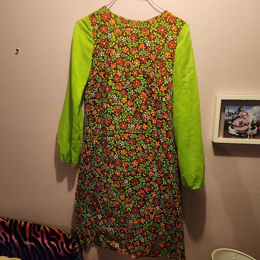 Vintage handmade 70s floral shift dress